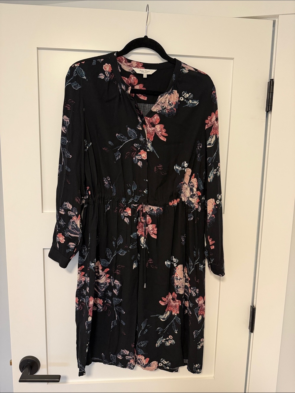 Black Floral Long Sleeve Tie-Waist Dress